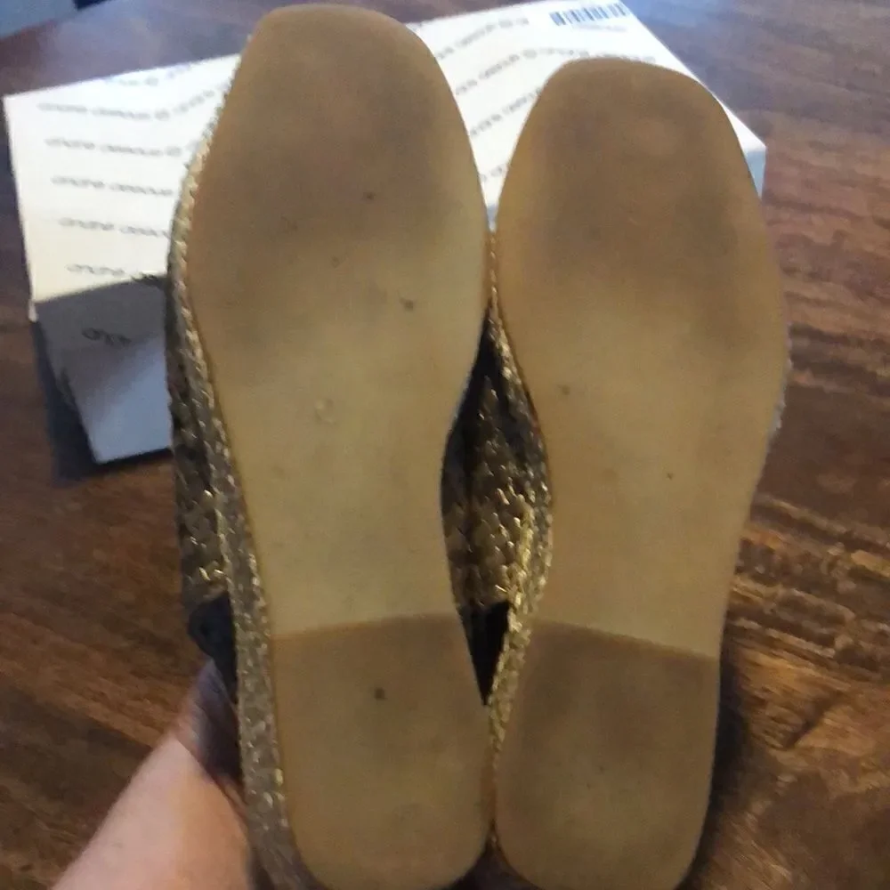Andre Assous Paula Gold Metallic Woven Closed Toe Sandals size 7.5 M